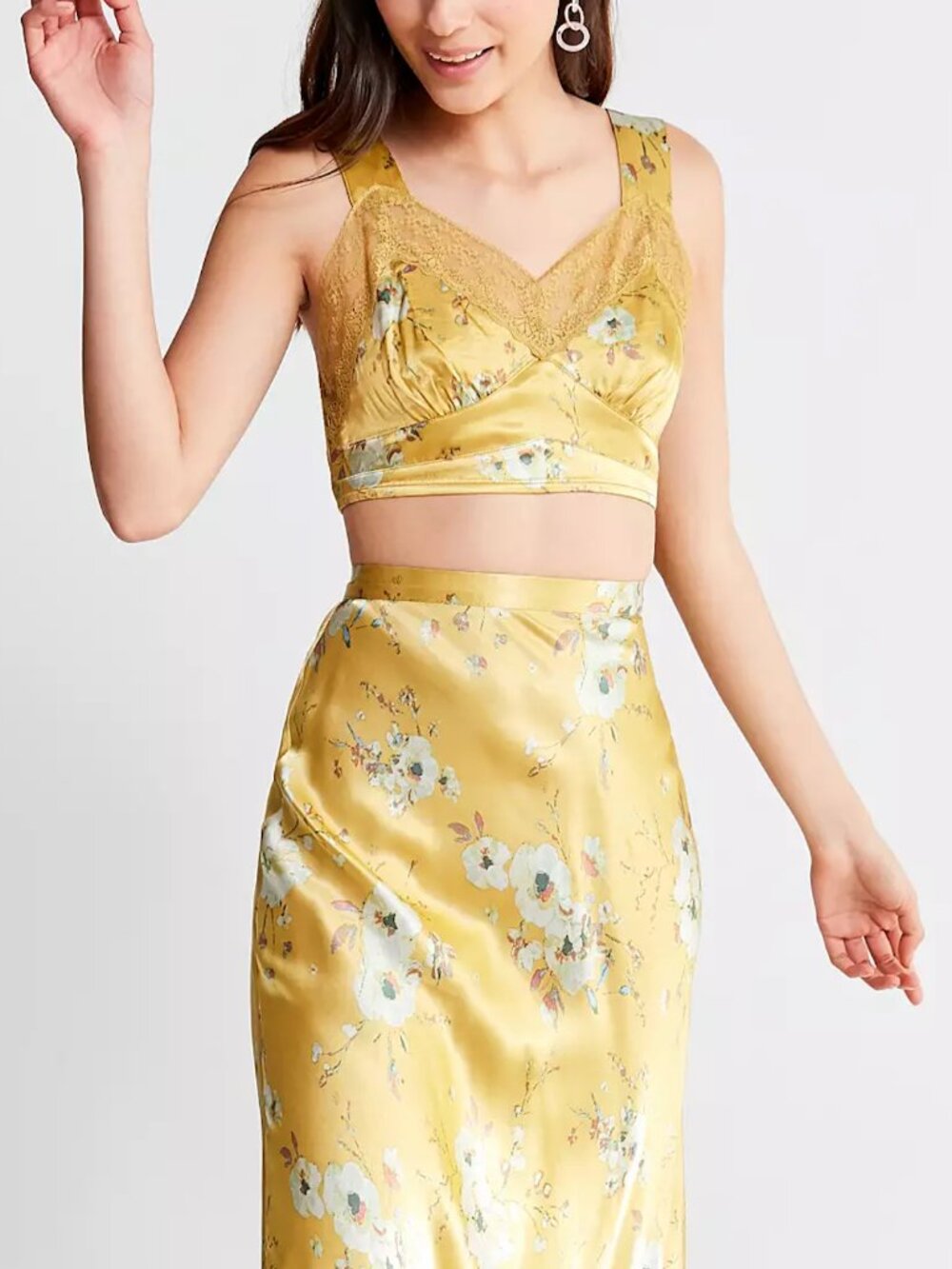 NWT Urban Outfitters Mia Crop Top Size S